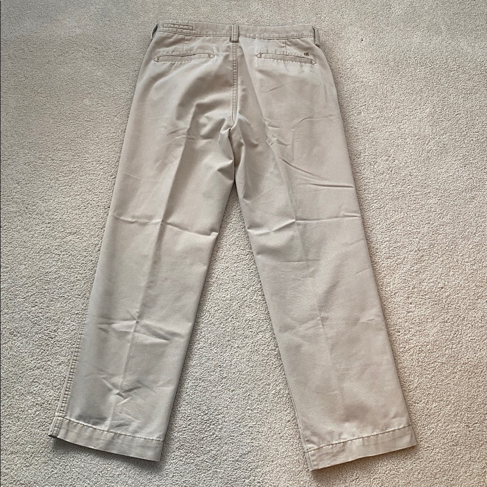 Life khaki a HAGGAR Co. relaxed straight 32X32 cotton/poly blend khaki pants - Picture 5 of 16